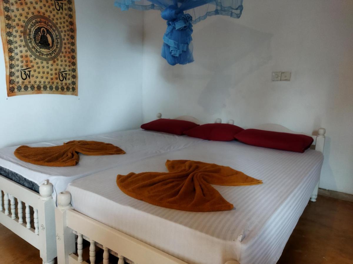 Sunchaser Beach Hotel Tangalle Ngoại thất bức ảnh